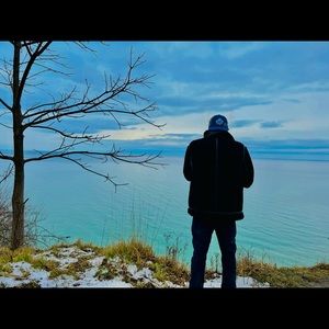 Meet your Posher, Niru